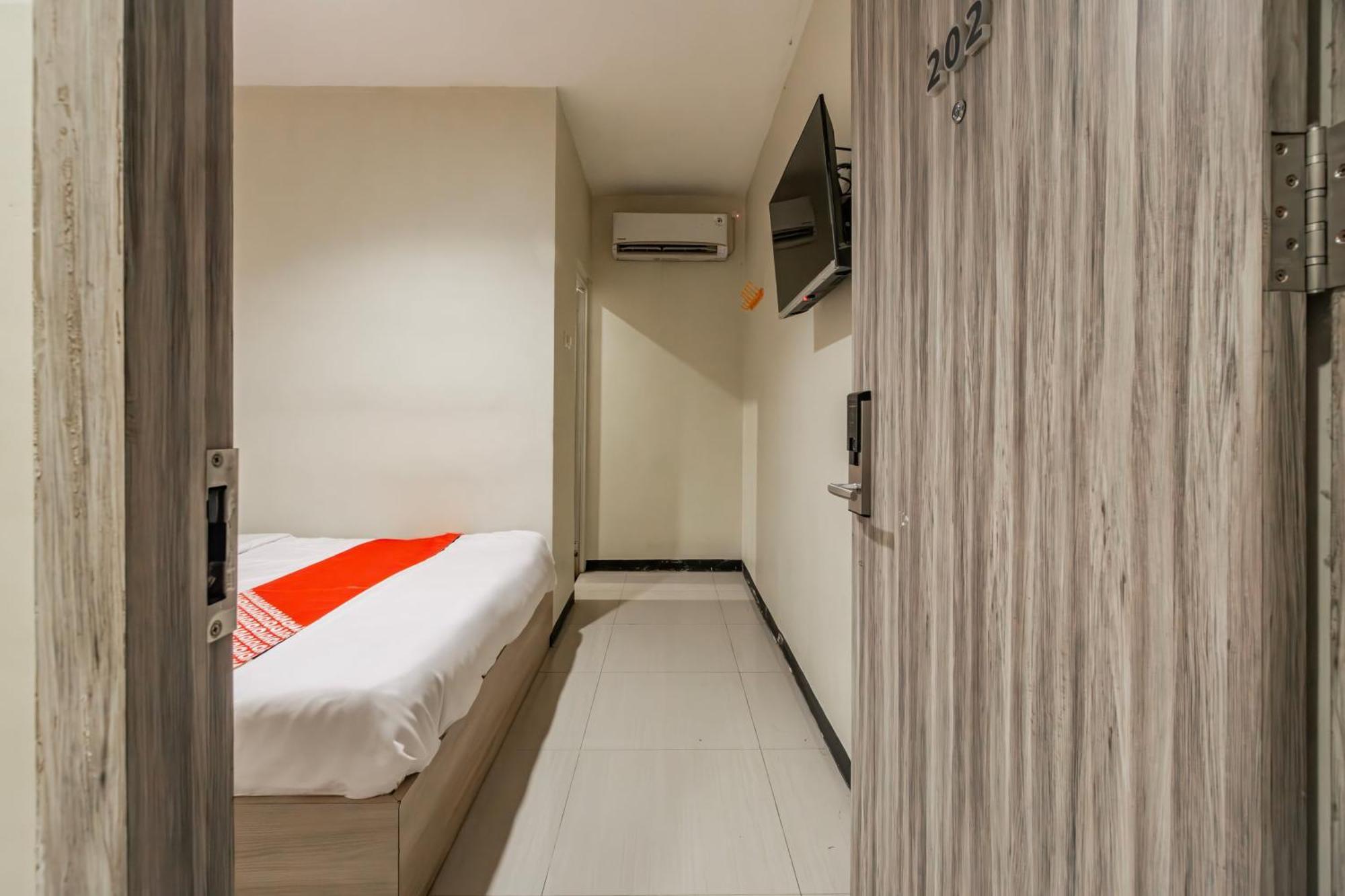 Ace Business Hotel Galaxy Surabaya Exterior foto