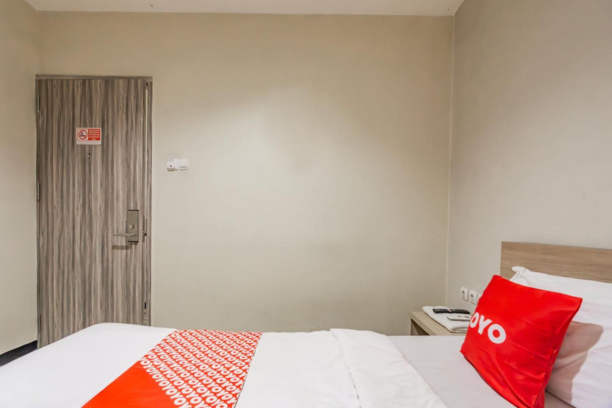 Ace Business Hotel Galaxy Surabaya Exterior foto