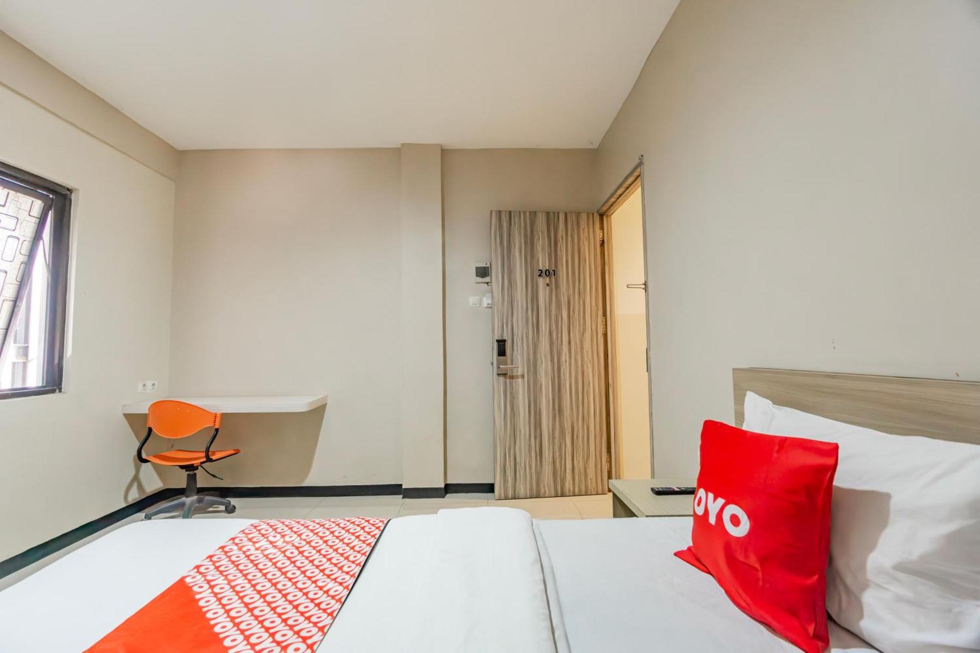 Ace Business Hotel Galaxy Surabaya Exterior foto