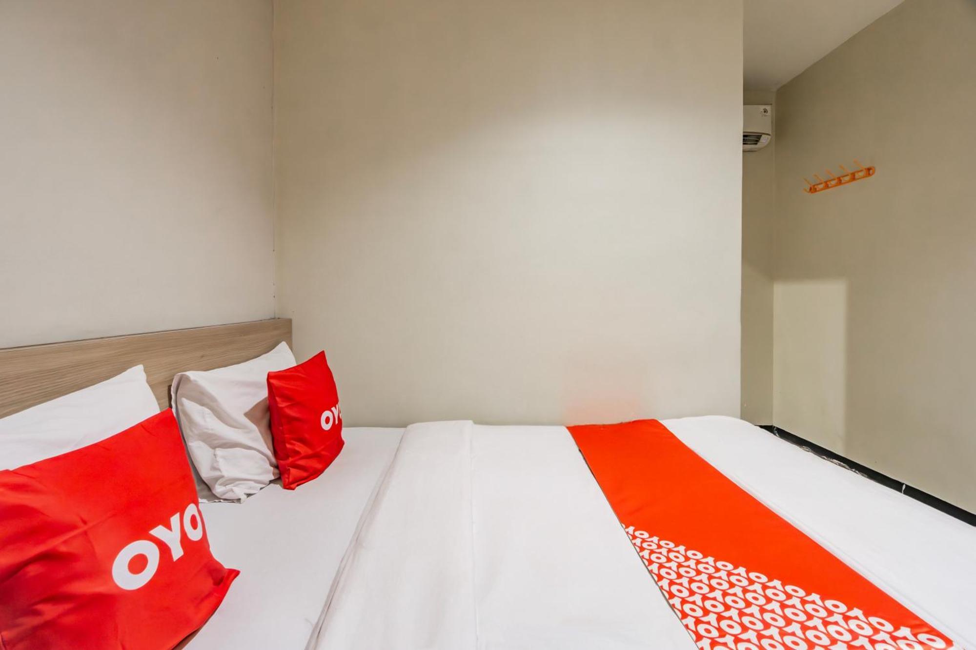 Ace Business Hotel Galaxy Surabaya Exterior foto